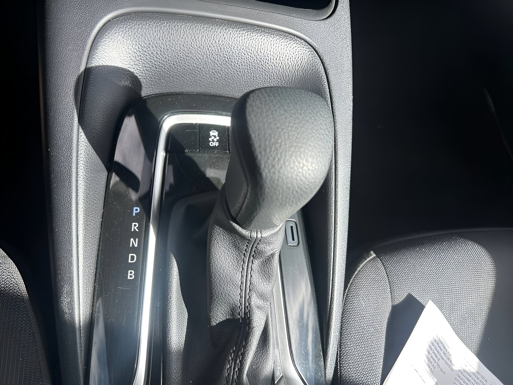 Used 2025 Midnight Black Metallic Toyota LE image 28