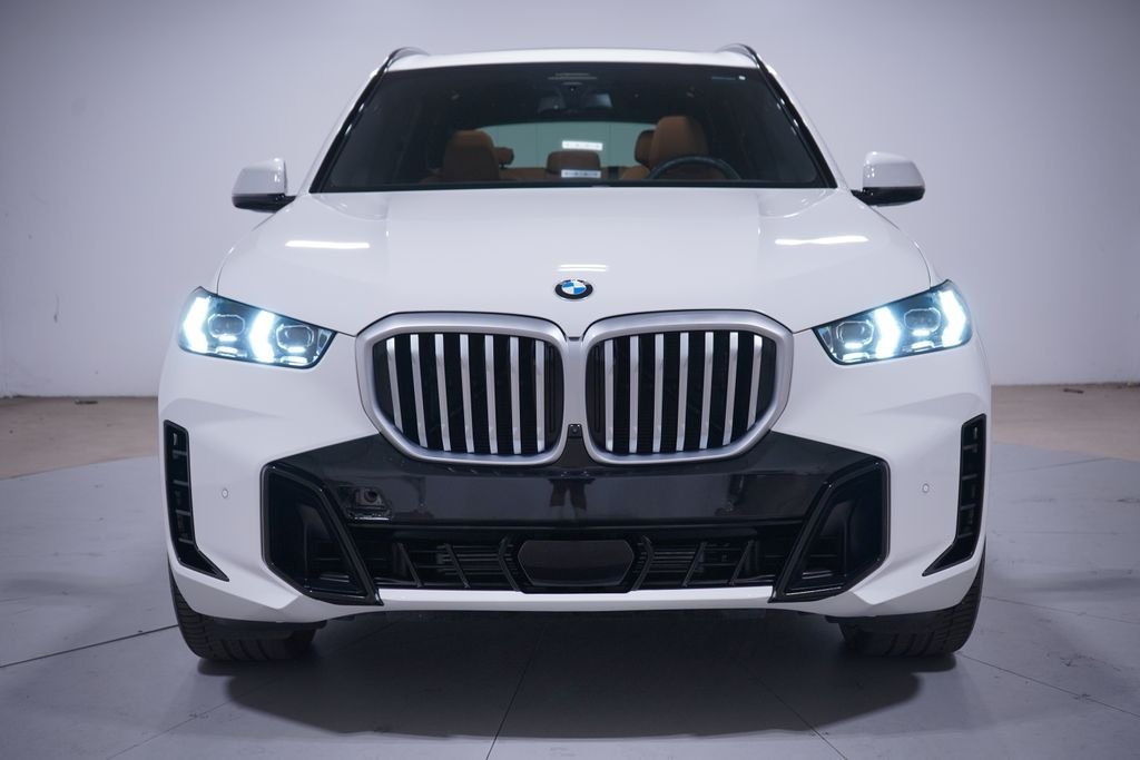 Used 2026 Alpine White BMW sDrive40i image 4