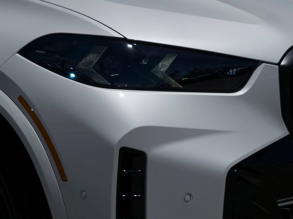 New 2026 Mineral White Metallic BMW sDrive40i image 6