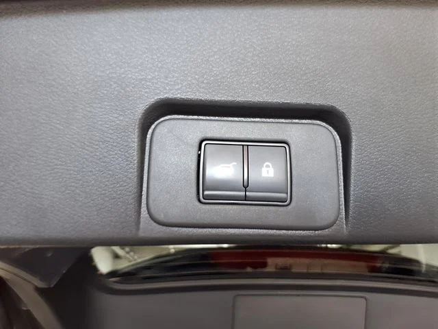 Used 2026 Deep Ocean Blue Nissan SL image 20