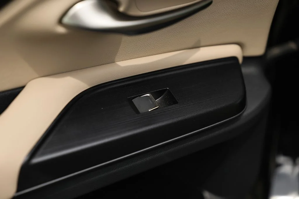 Used 2021 Obsidian Lexus 350 image 22