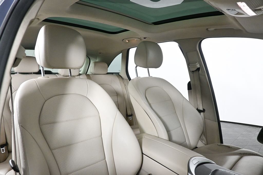Used 2021 Blue Mercedes-Benz GLC 300 image 22