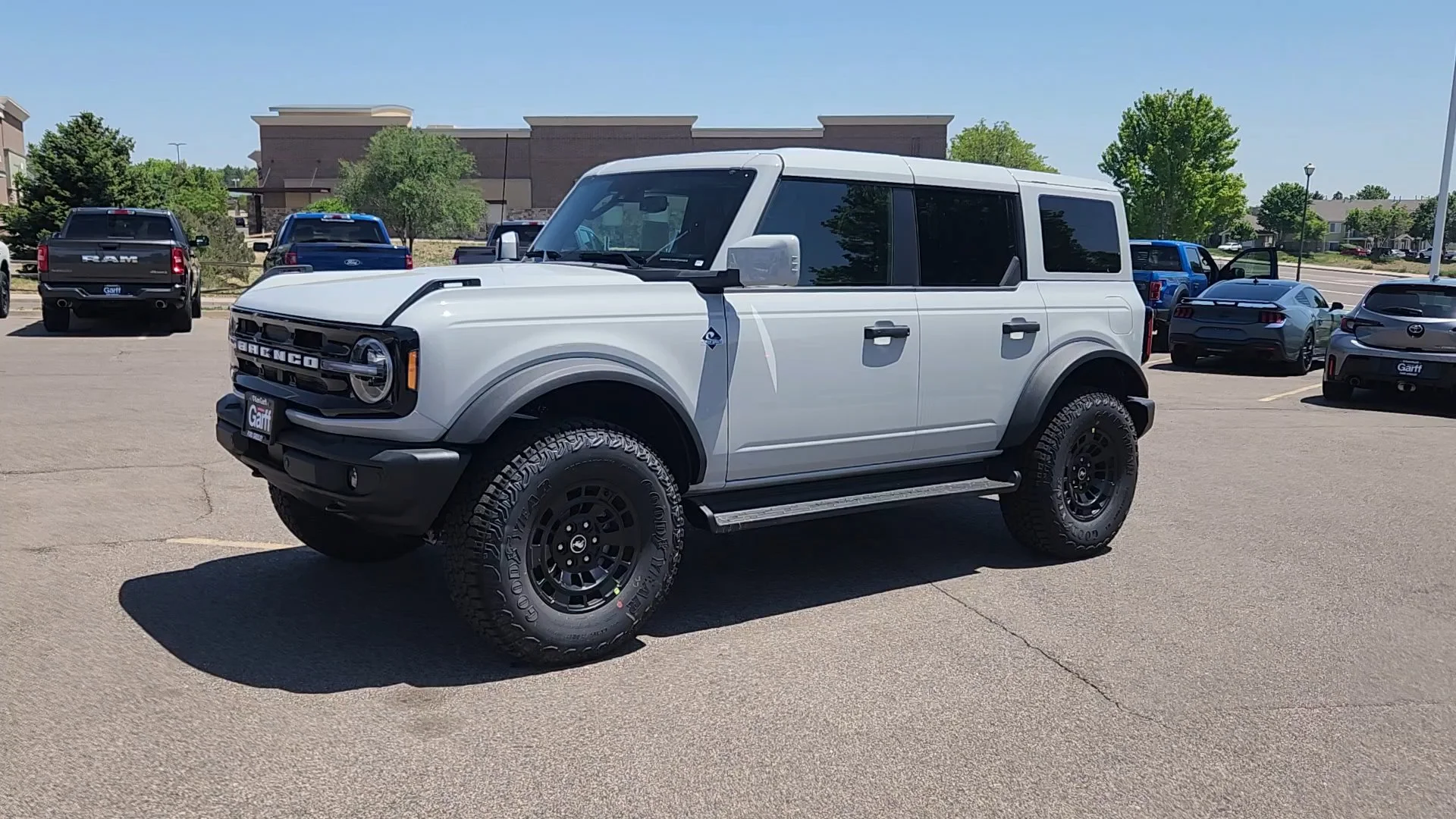 New 2026 Avalanche Gray Ford Outer Banks image 8