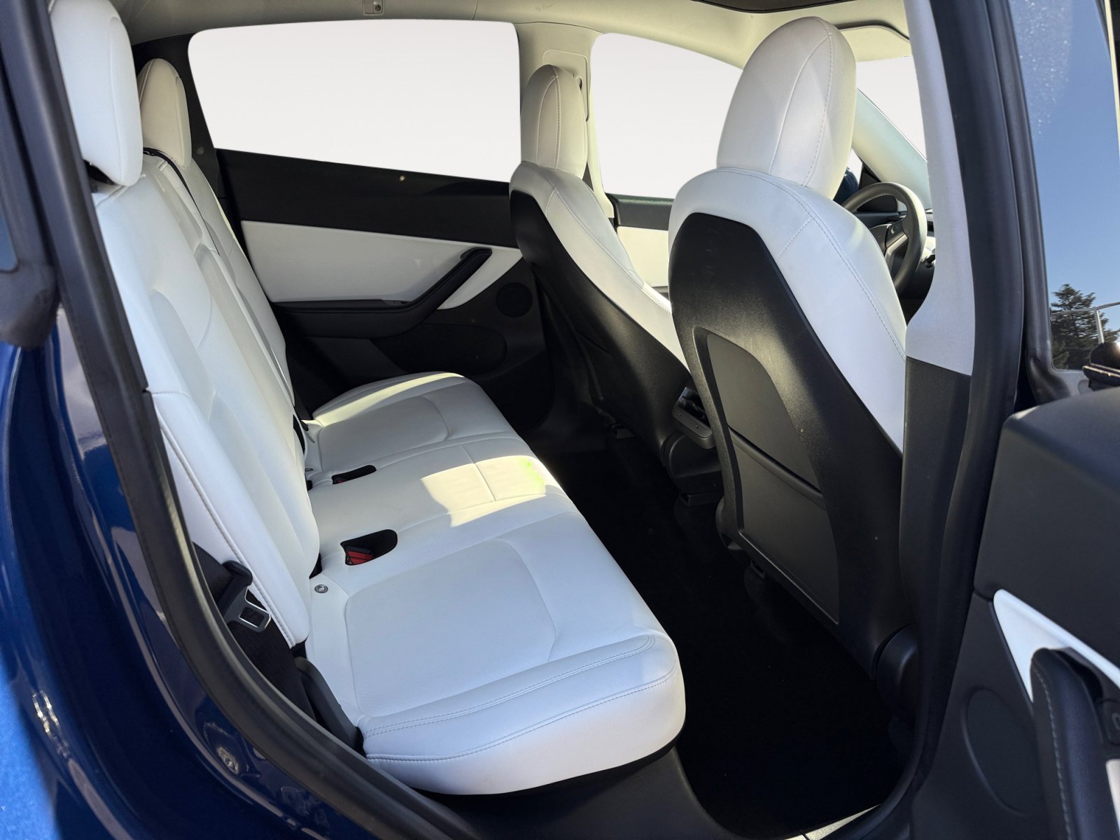 Used 2021 Deep Blue Metallic Tesla Long Range image 18