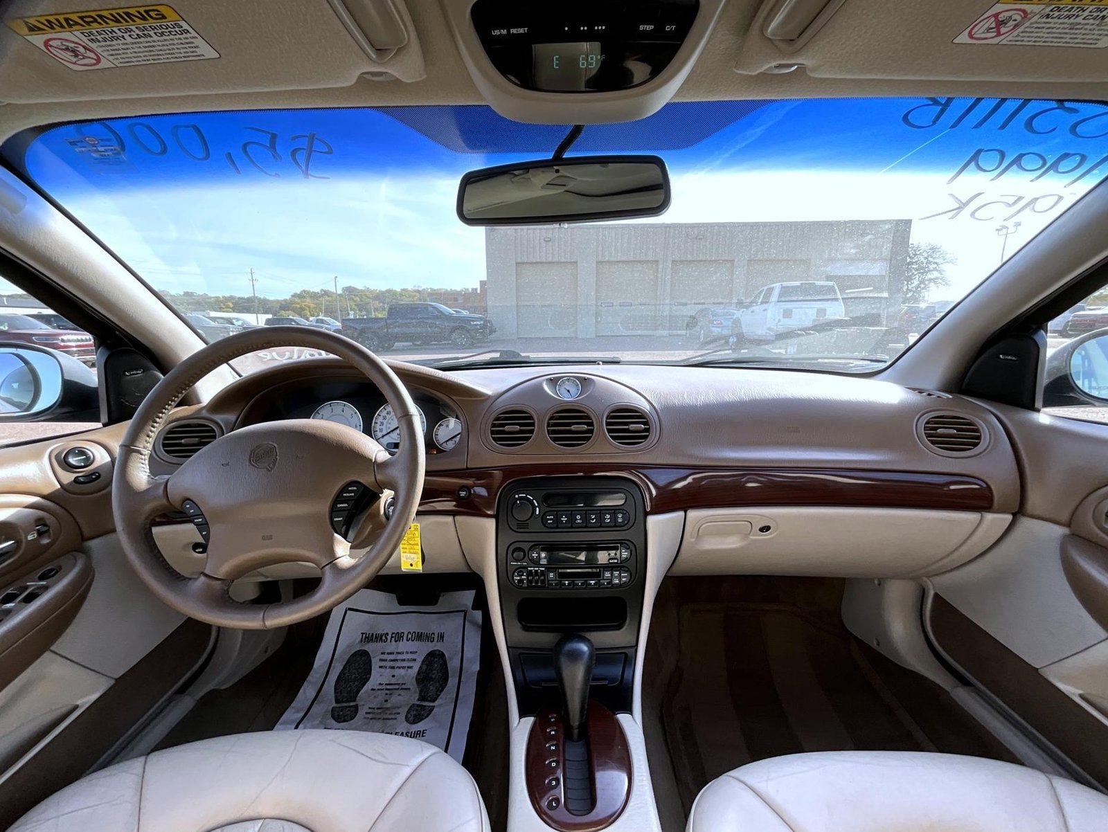 Used 1999 White Chrysler Base image 16