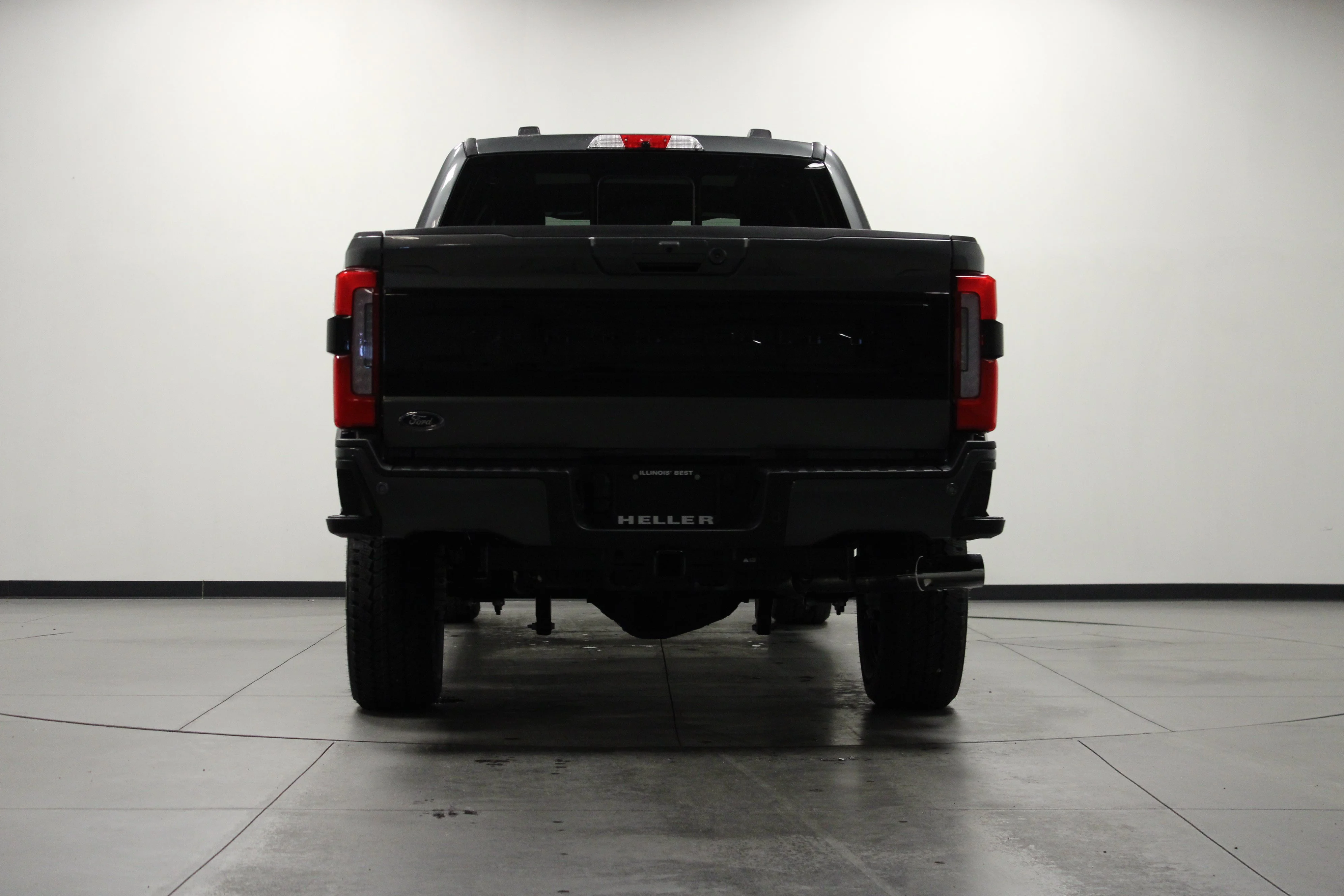New 2026 Carbonized Gray Metallic Ford F-250® Platinum® image 5
