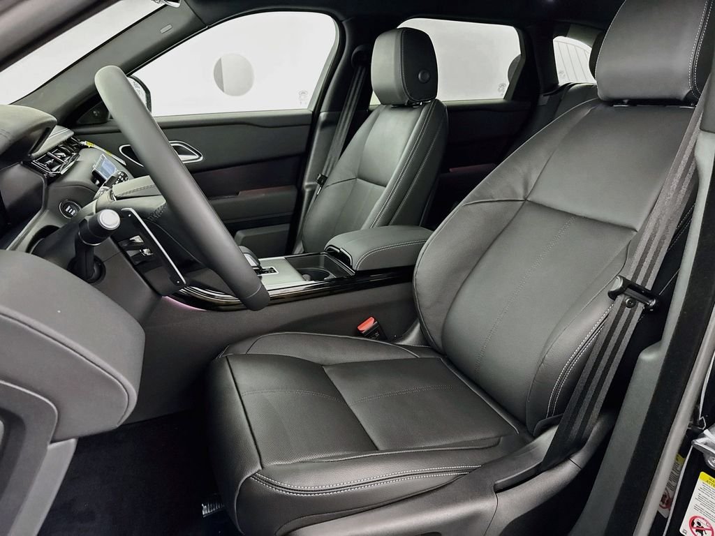 New 2026 Santorini Black Land Rover Belgravia Edition image 21
