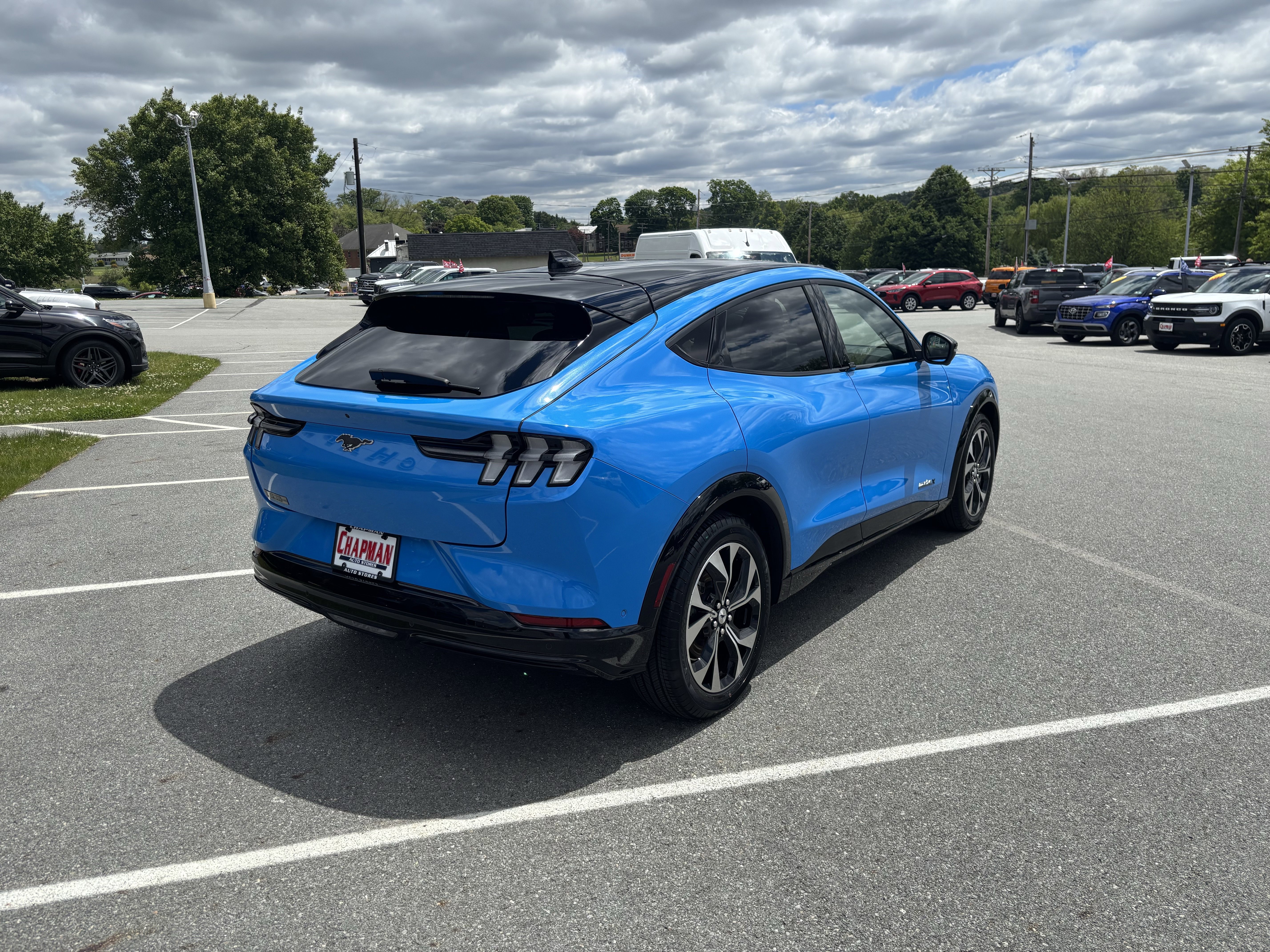 Used 2023 Blue Ford Premium image 7