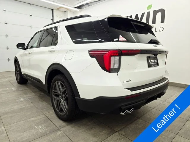 New 2026 Star White Metallic Tri-Coat Ford ST image 3