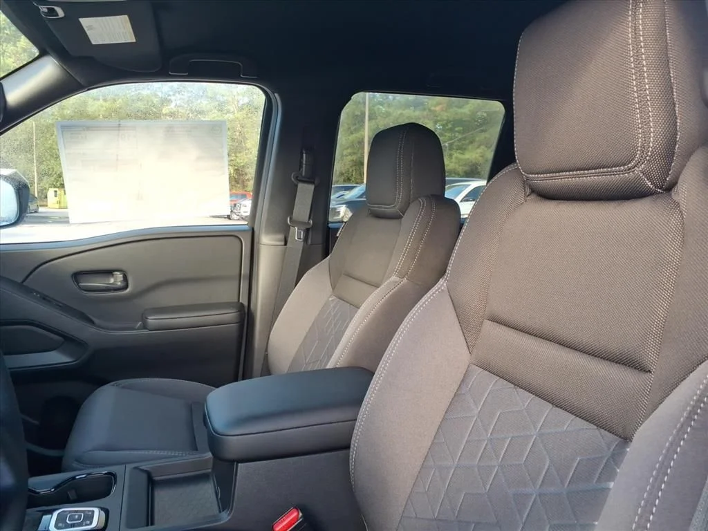 2026 Nissan Frontier SV - Photo 17