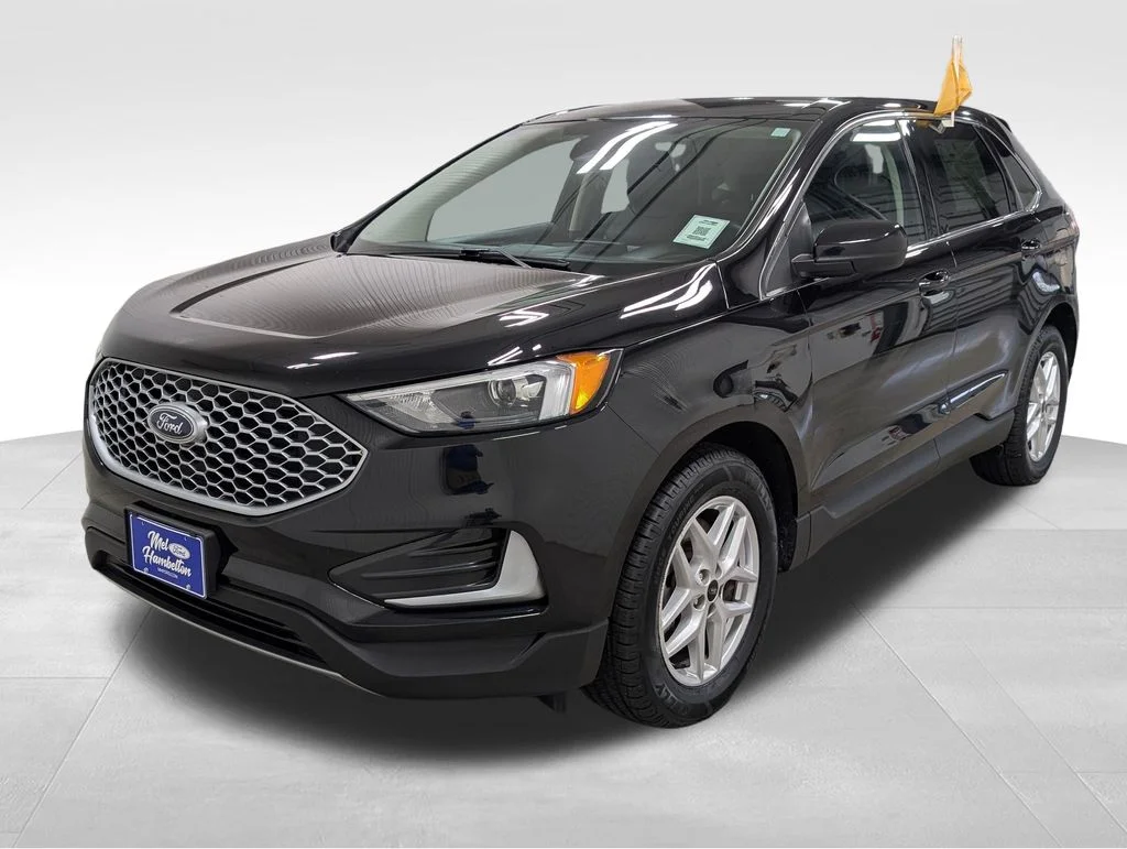 Certified Used 2024 Agate Black Metallic Ford SEL image 17