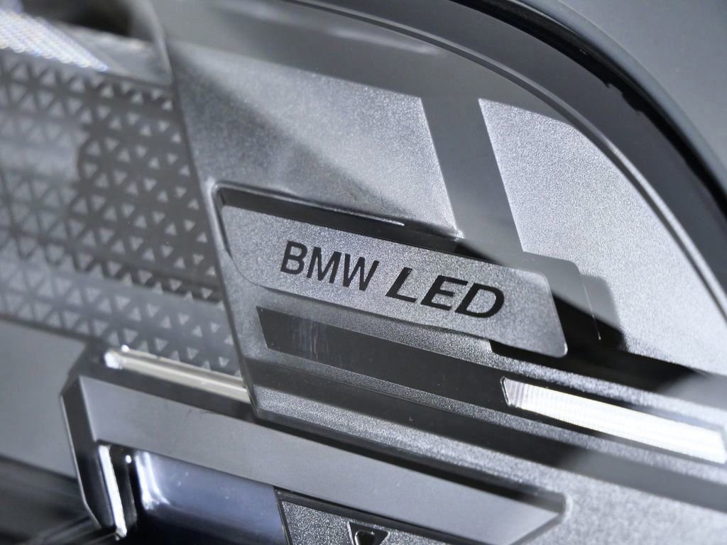 Certified Used 2026 Dravit Grey Metallic BMW xDrive50e image 5