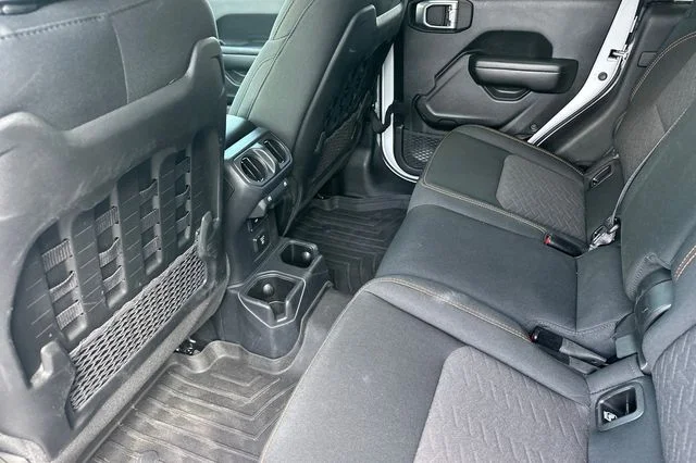 Used 2021 White Jeep Mojave image 9