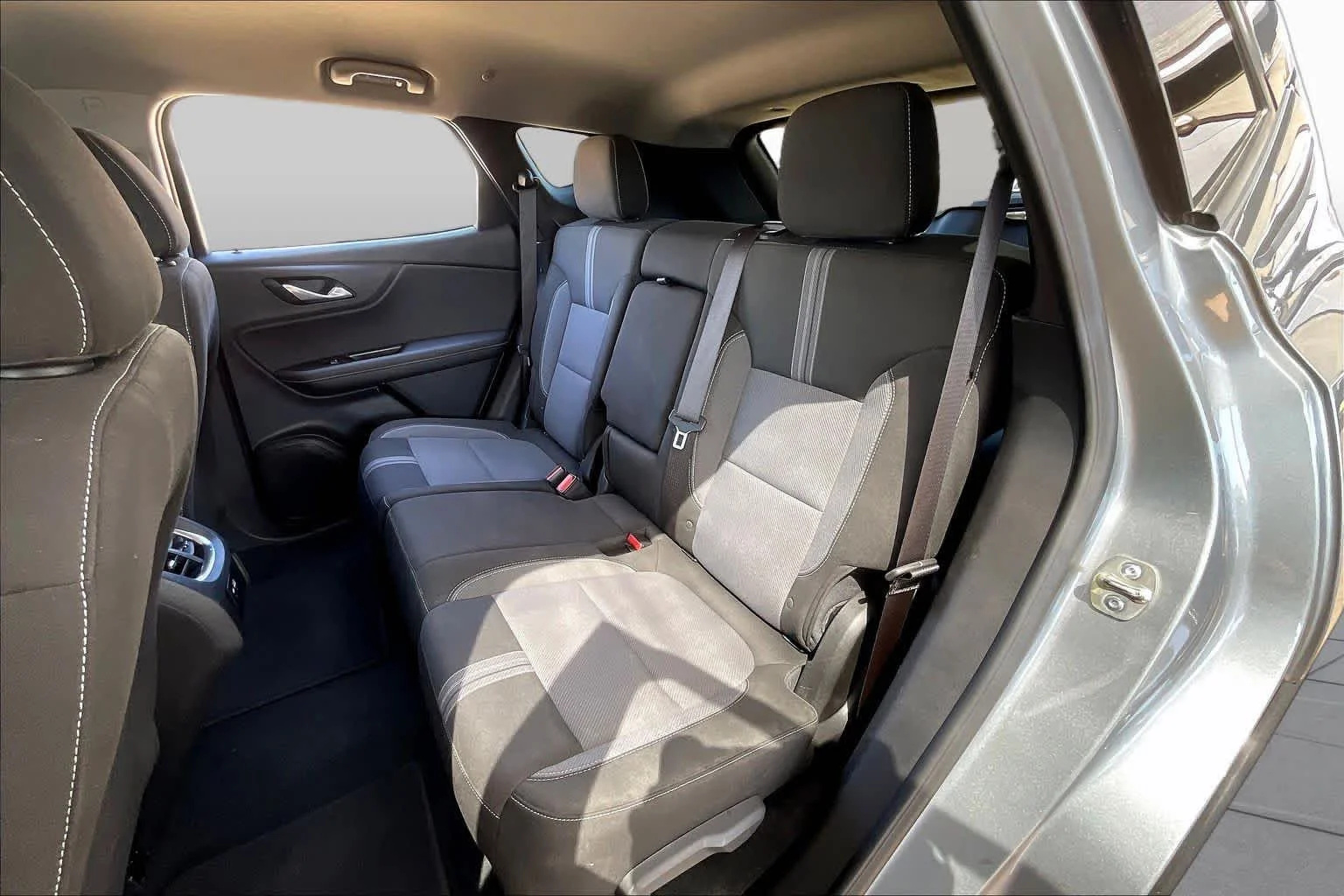 Used 2025 Sterling Gray Metallic Chevrolet 2LT image 18