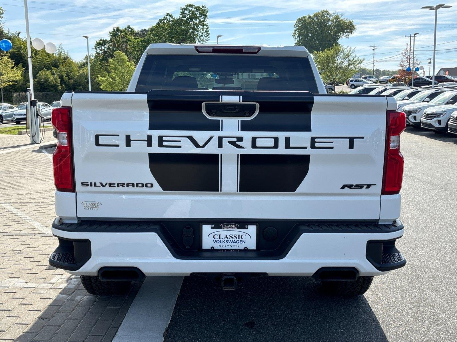 Used 2024 Summit White Chevrolet RST image 4