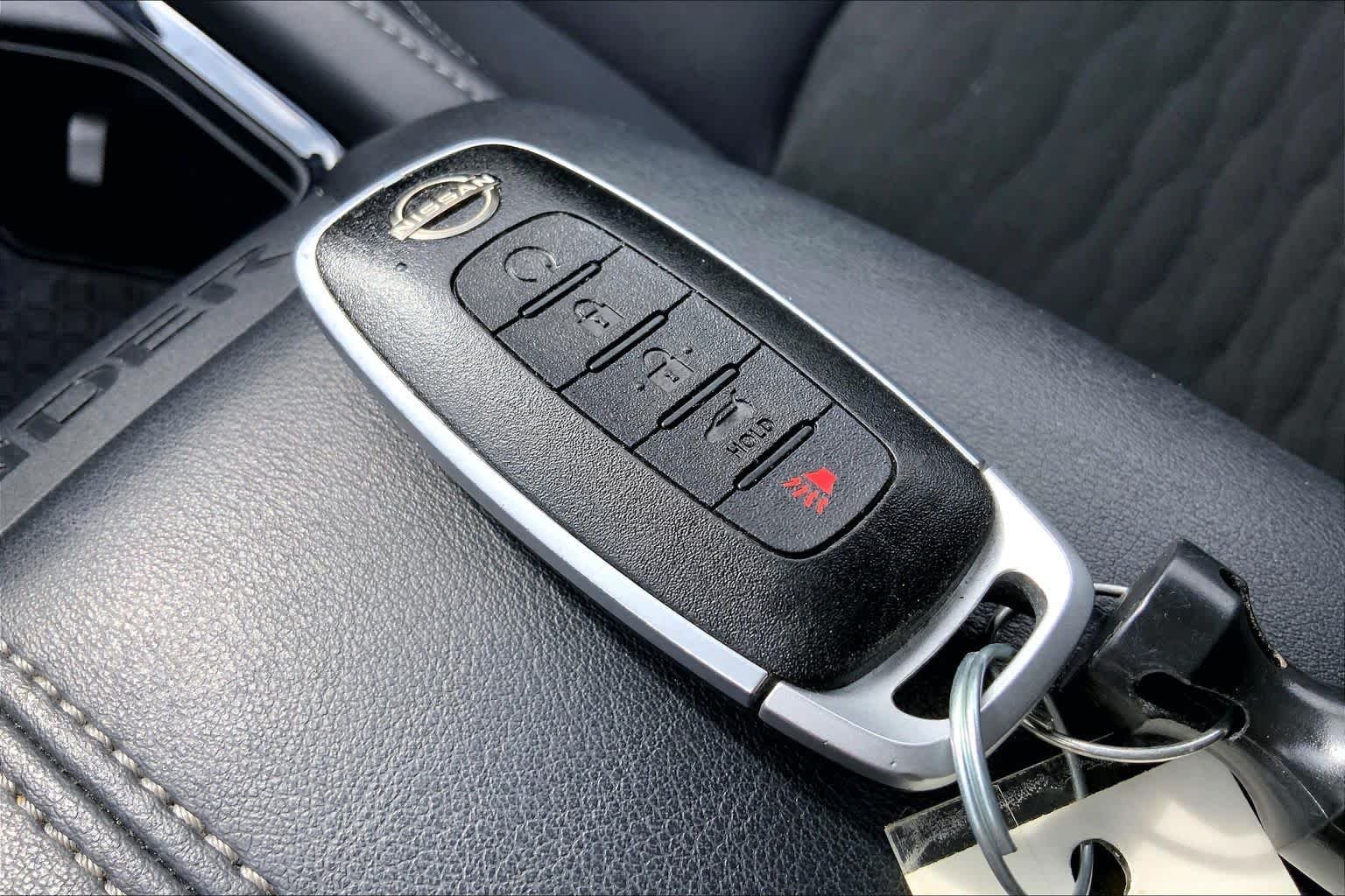 Used 2025 Deep Ocean Blue Pearl Nissan SV image 15