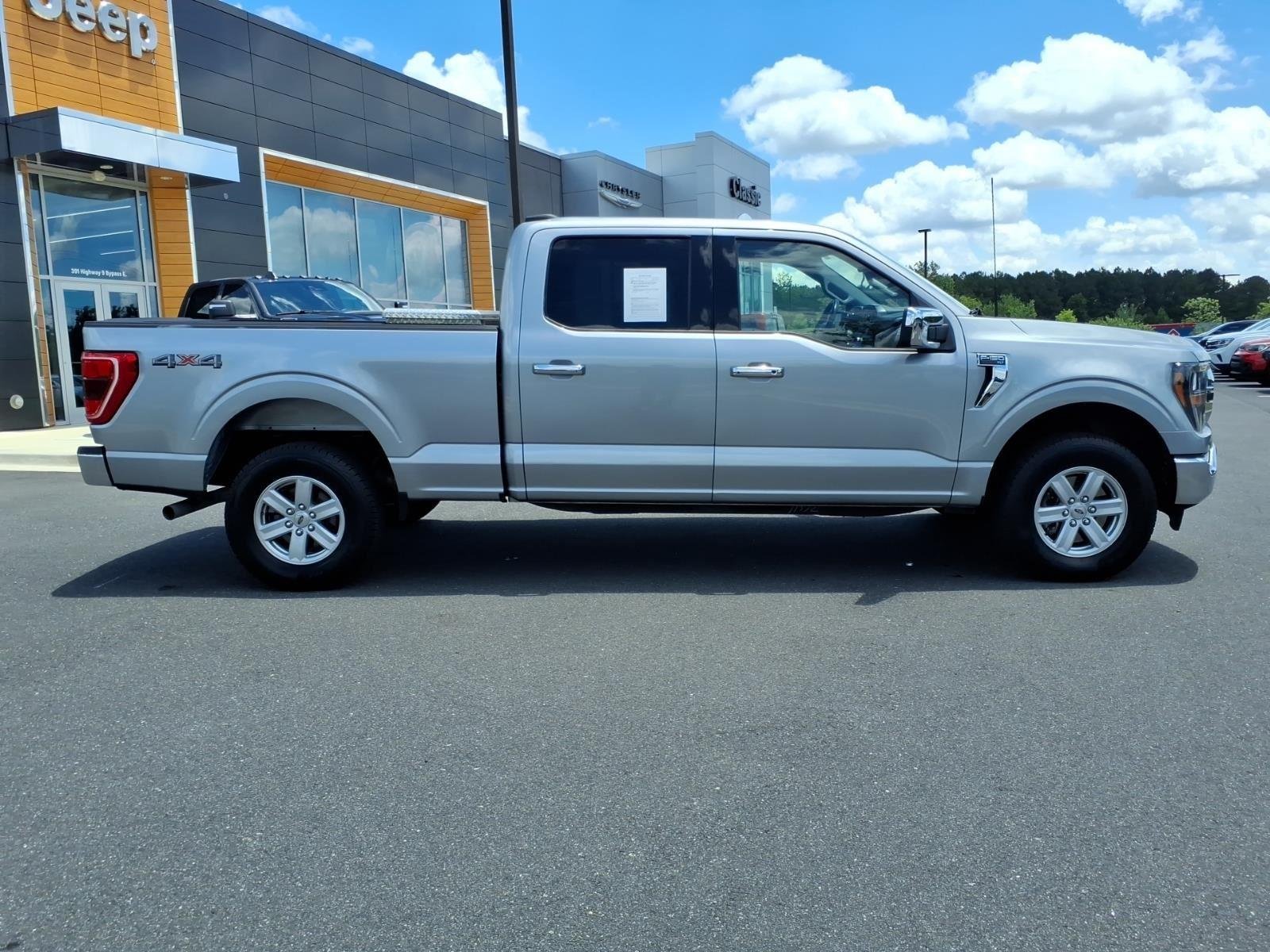 Used 2023 Iconic Silver Metallic Ford XLT image 9