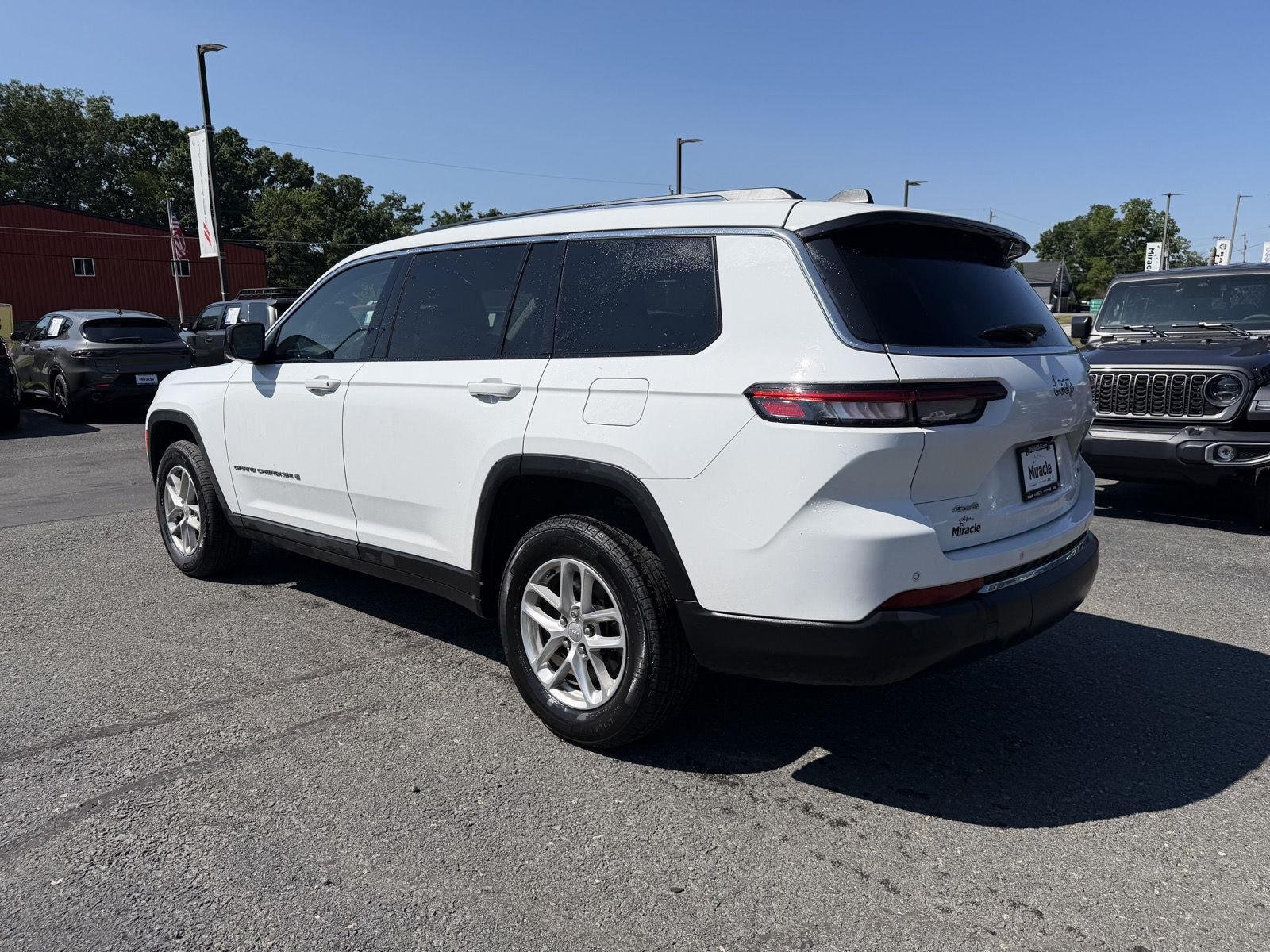 Used 2023 Bright White Clearcoat Jeep Laredo X image 6