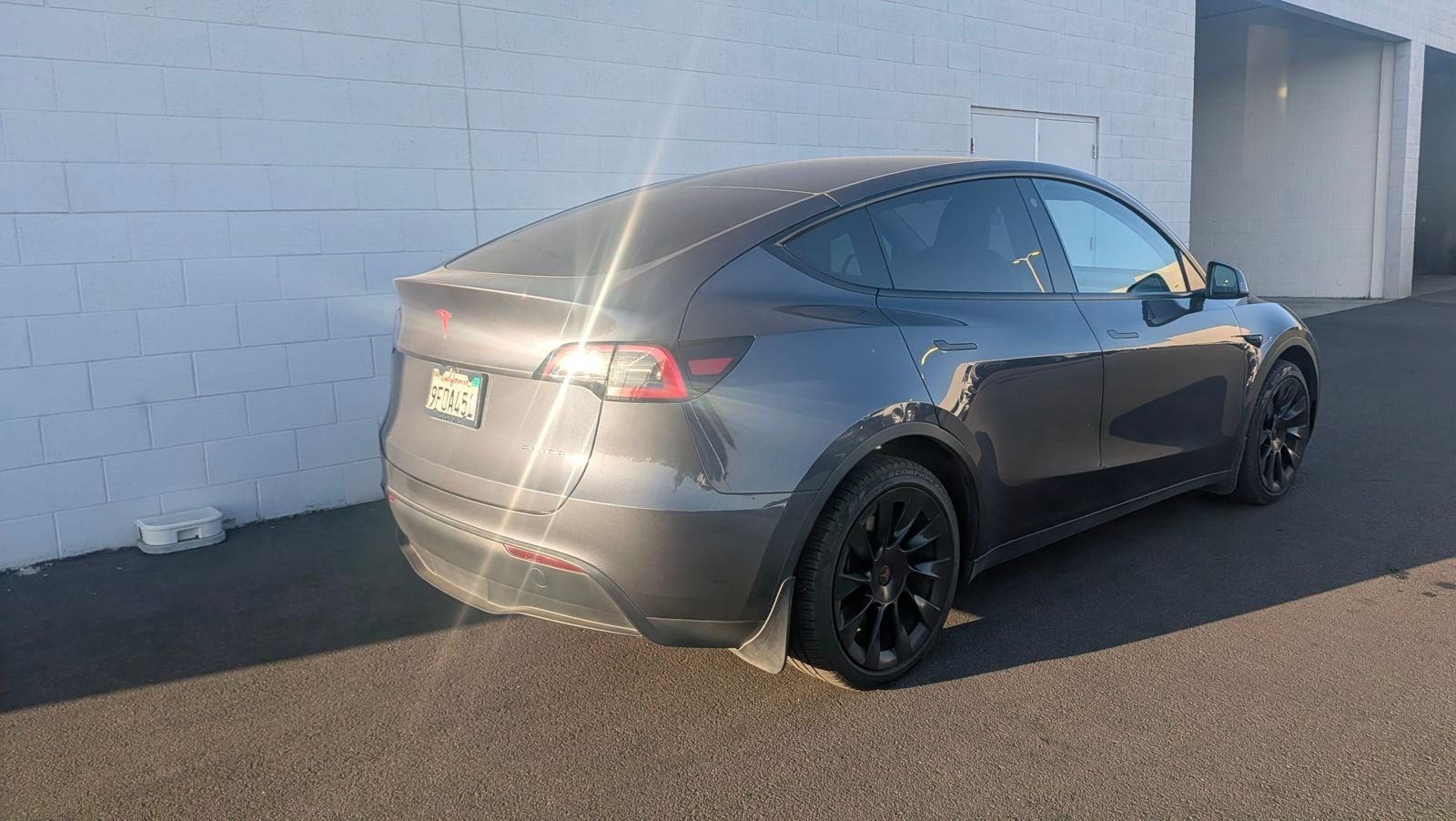 Used 2023  Tesla Long Range image 4