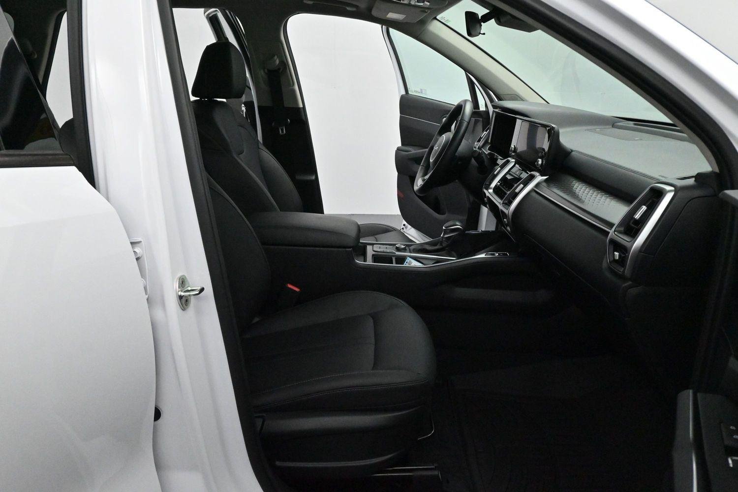 Used 2022 Glacial White Pearl Kia S image 34