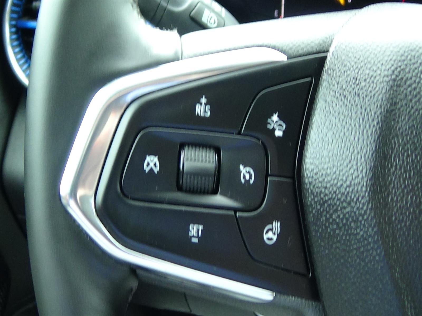 Used 2025 Summit White (gaz) Chevrolet LT image 20