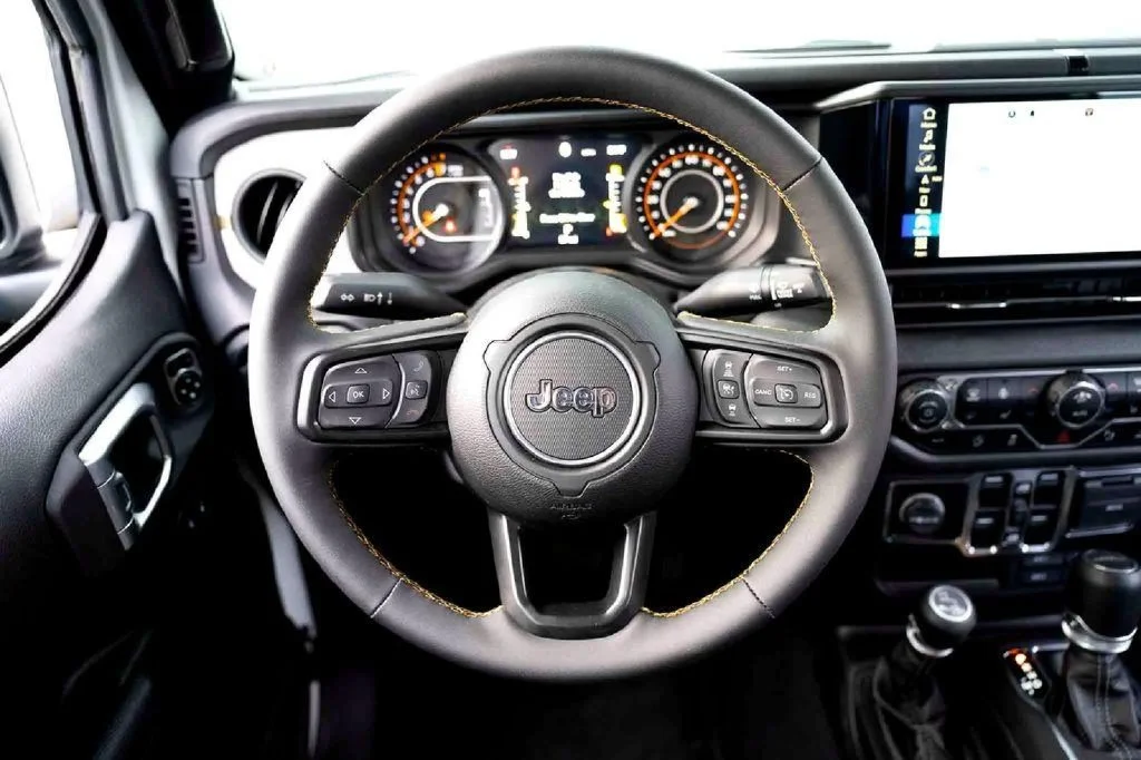 New 2024 White Jeep Sport S image 21