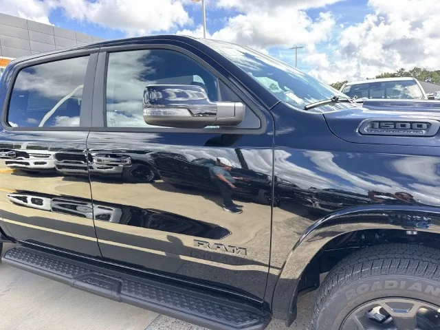 New 2027 Diamond Black Crystal Pearl-Coat Exterior Paint RAM Big Horn/Lone Star image 25