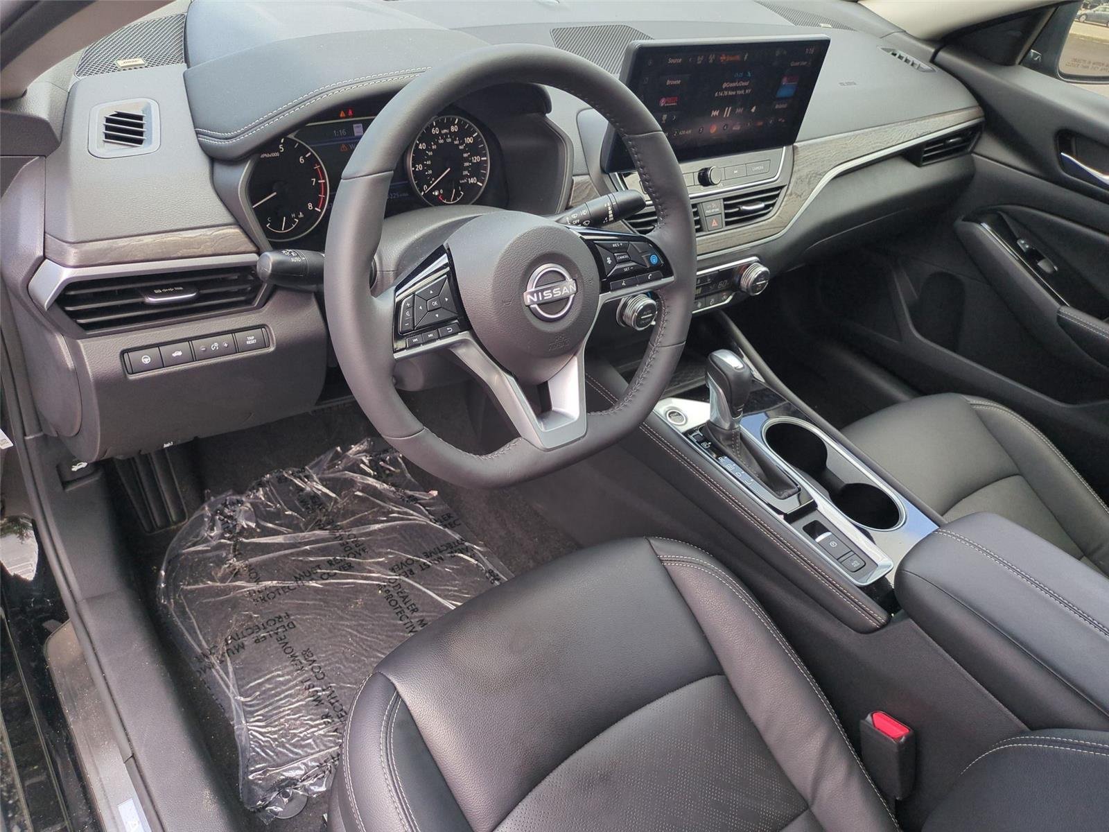 Used 2025 Super Black Nissan SL image 19