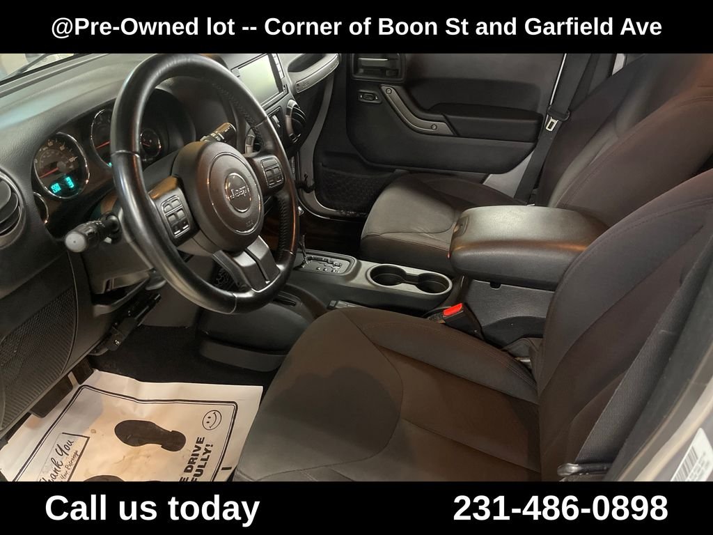 Used 2015 Silver Jeep Unlimited Sport image 14