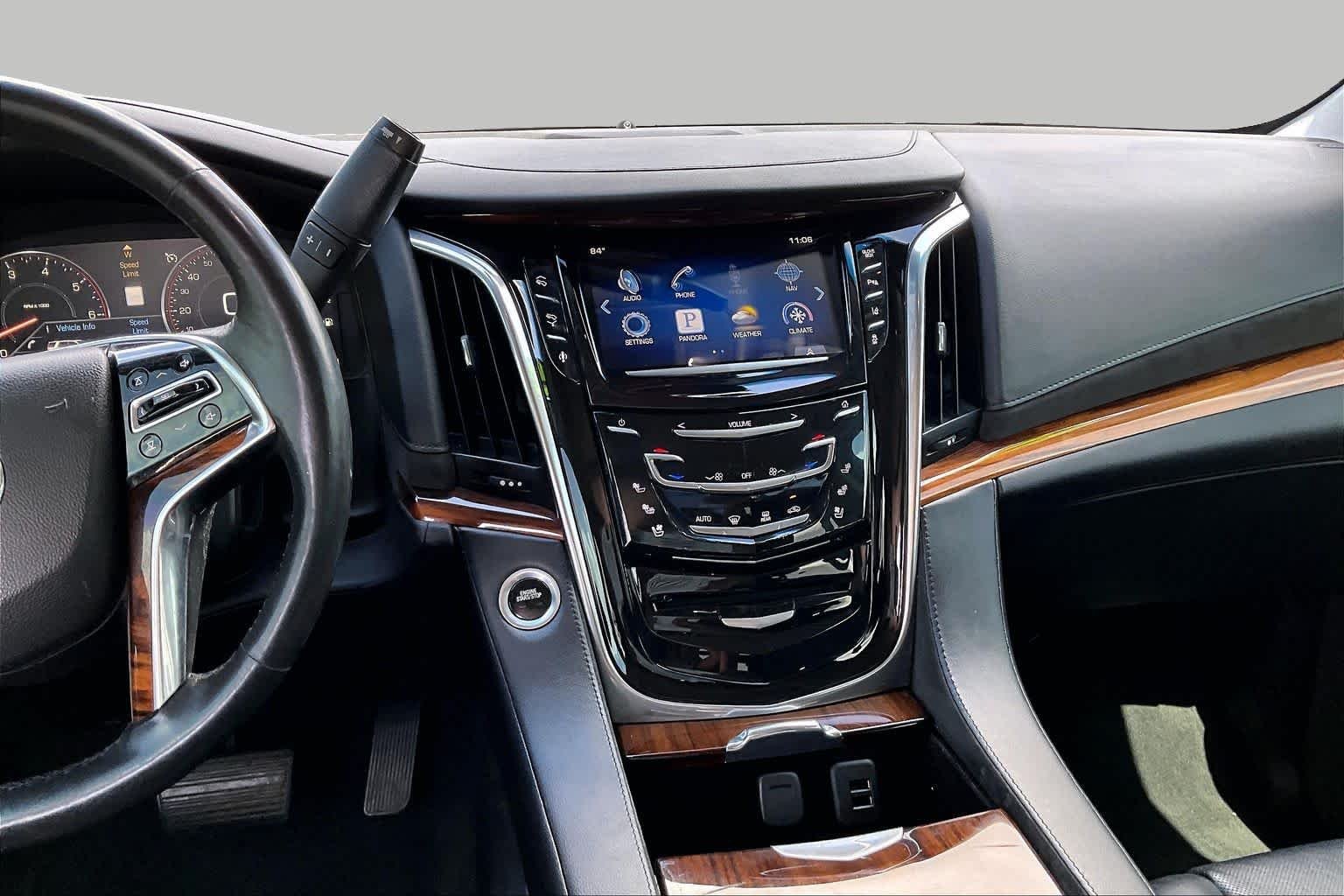 Used 2015 White Diamond Tricoat Cadillac Luxury image 5