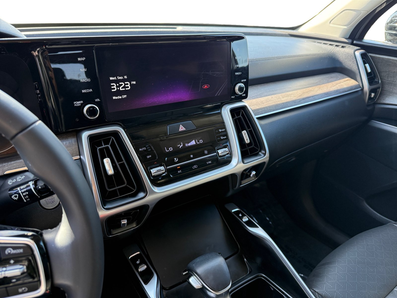 Used 2022 Wolf Gray Kia S image 12