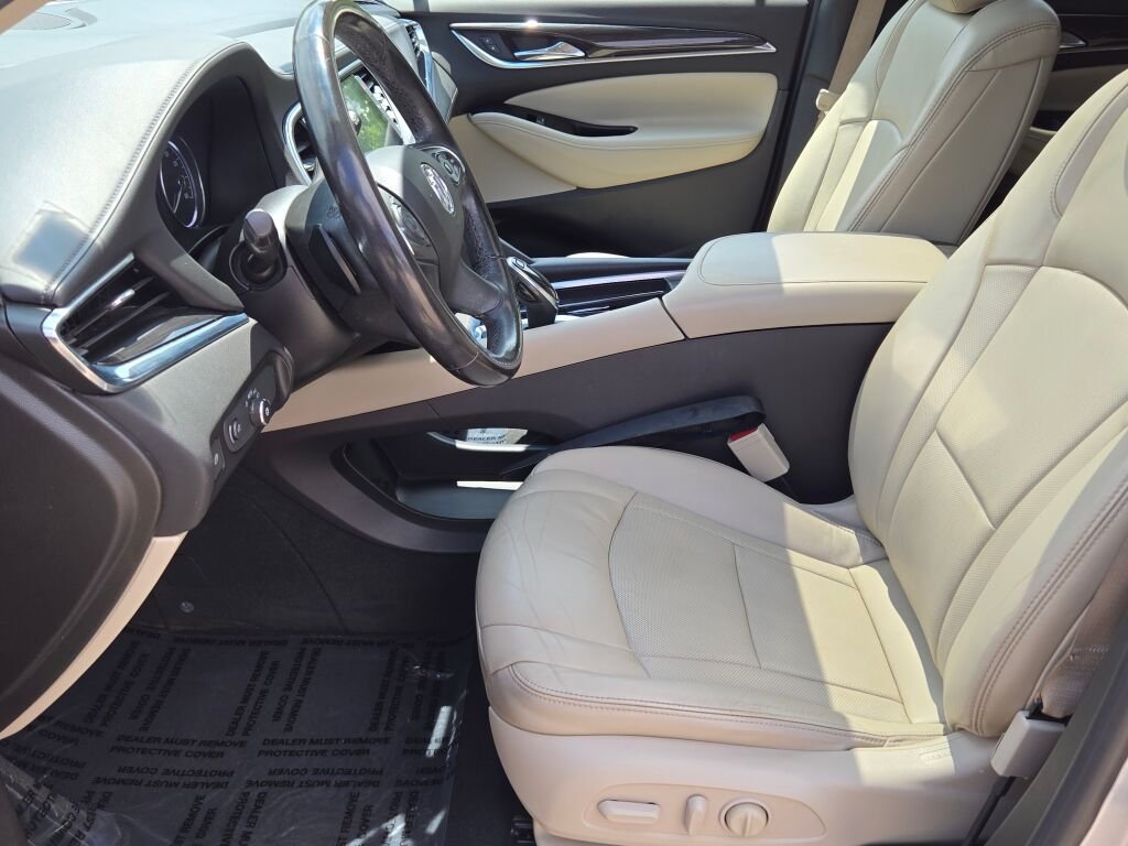 Used 2018 Silver Buick Essence image 24