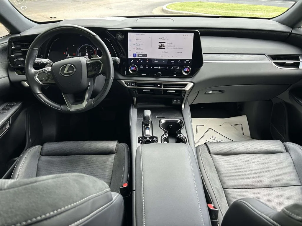 Used 2023 Black Lexus 350 Luxury image 10