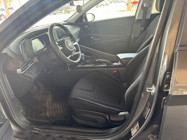 Used 2025 Gray Hyundai SE image 8