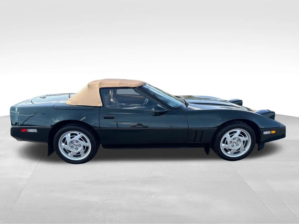 Used 1990 Green Chevrolet Convertible image 2