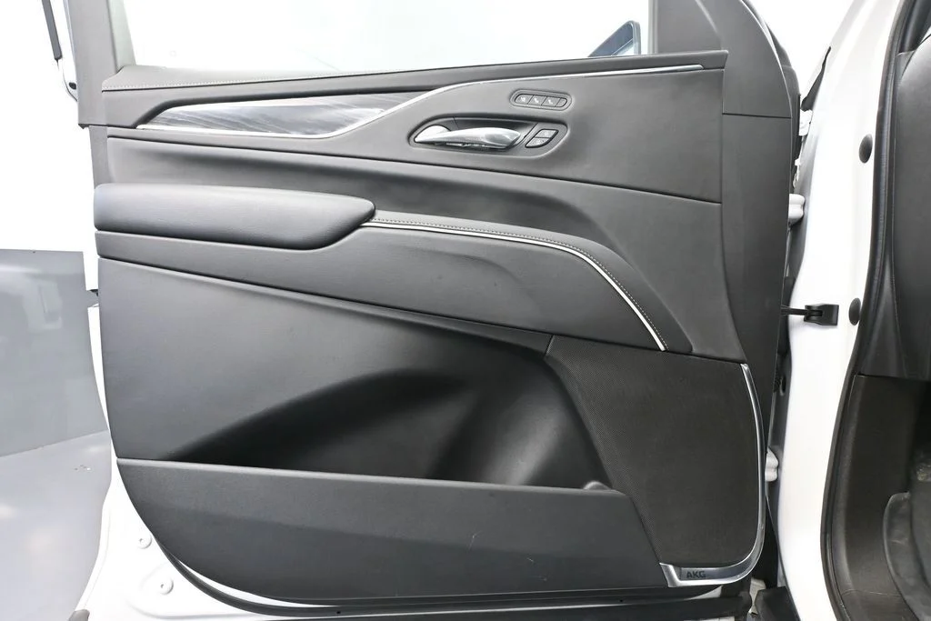 Used 2021 White Cadillac Sport image 21