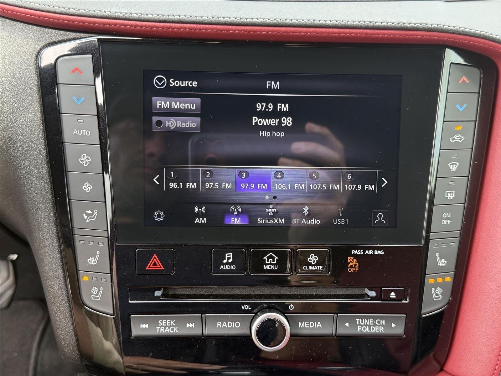 Certified Used 2023  INFINITI SPORT image 7