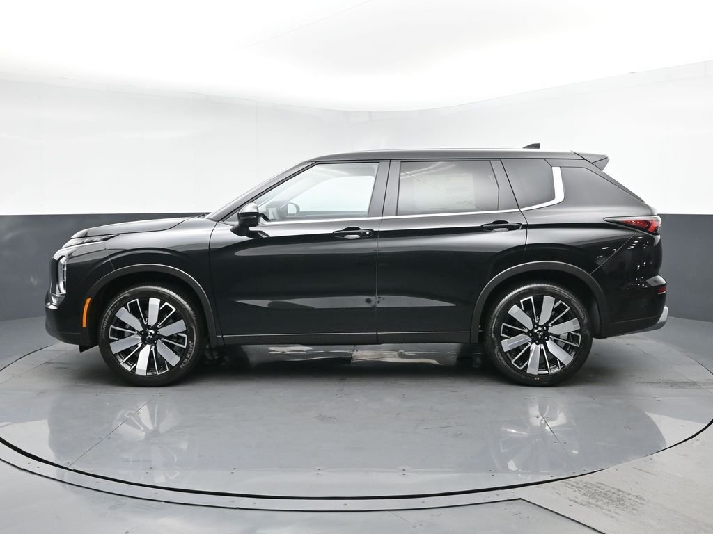 New 2026 Black Mitsubishi SE image 4