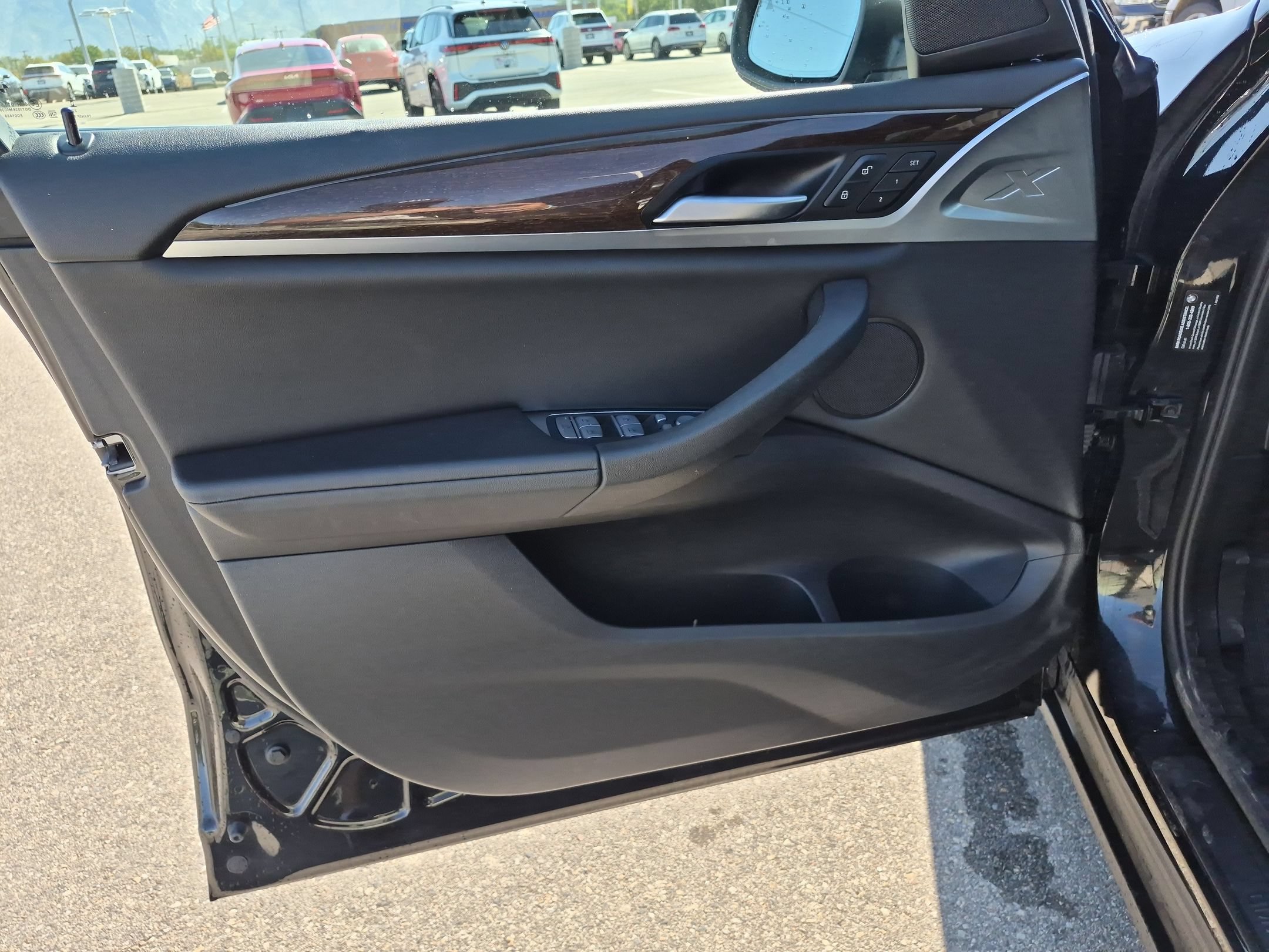 Used 2023 Black Sapphire Metallic BMW xDrive30i image 12