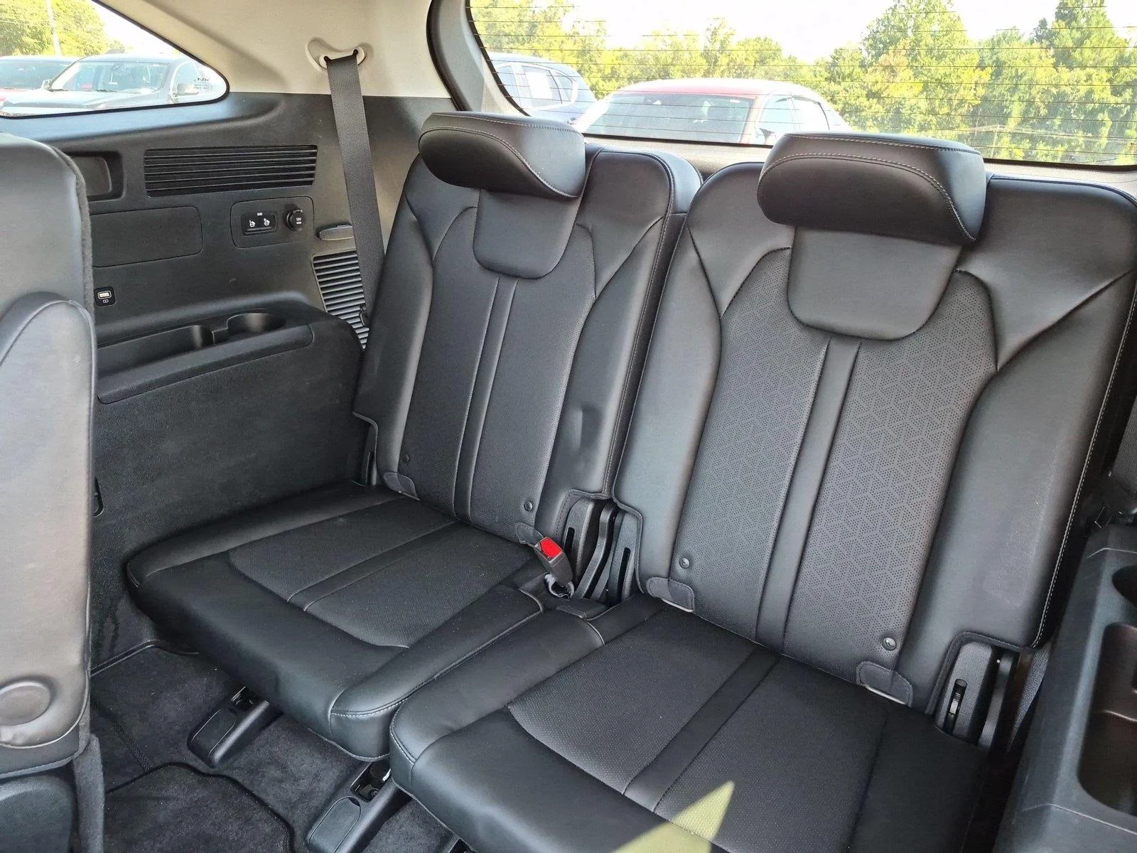 Used 2023 GRAVITY GRAY KIA  image 36
