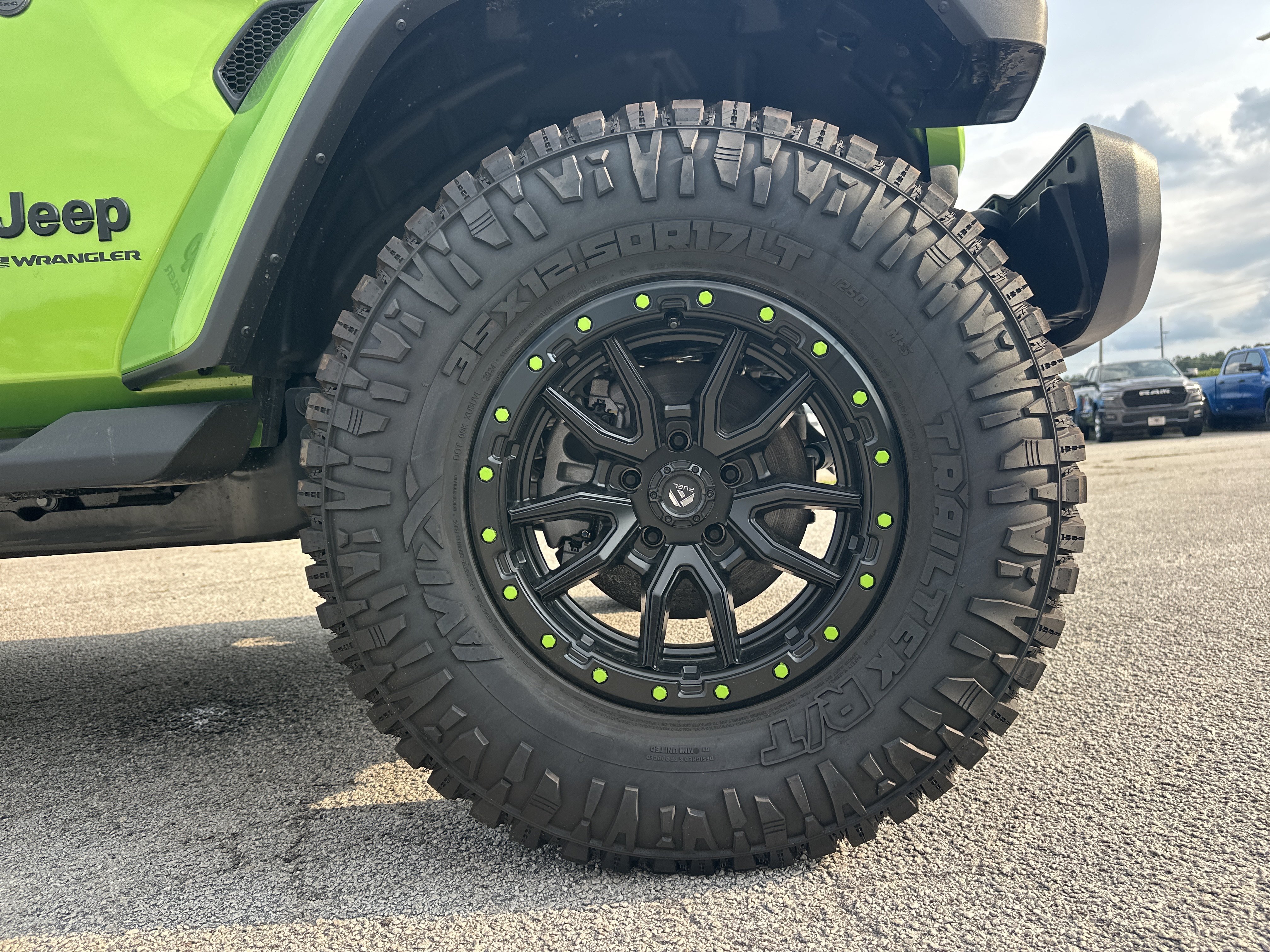 New 2026 Mojito Clear-Coat Exterior Paint Jeep Sahara image 13
