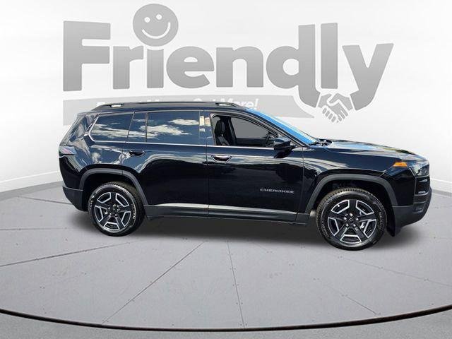 New 2026 Diamond Black Crystal Pearl-Coat Exterior Paint Jeep Limited image 4
