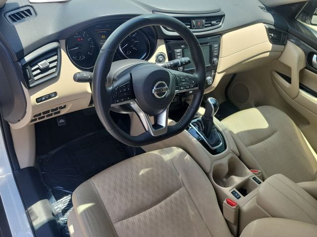 Used 2018 White Nissan SV image 15