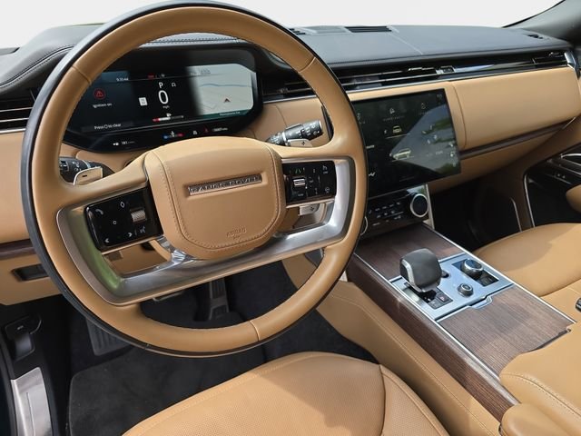 Used 2023  Land Rover Autobiography image 18