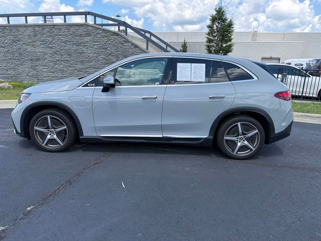 Used 2023 Gray Mercedes-Benz 500 SUV image 4