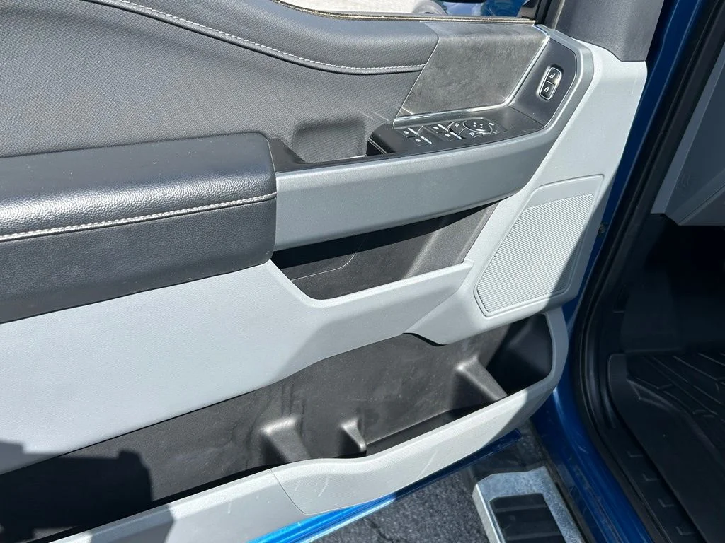 Used 2024 Blue Ford XLT image 22
