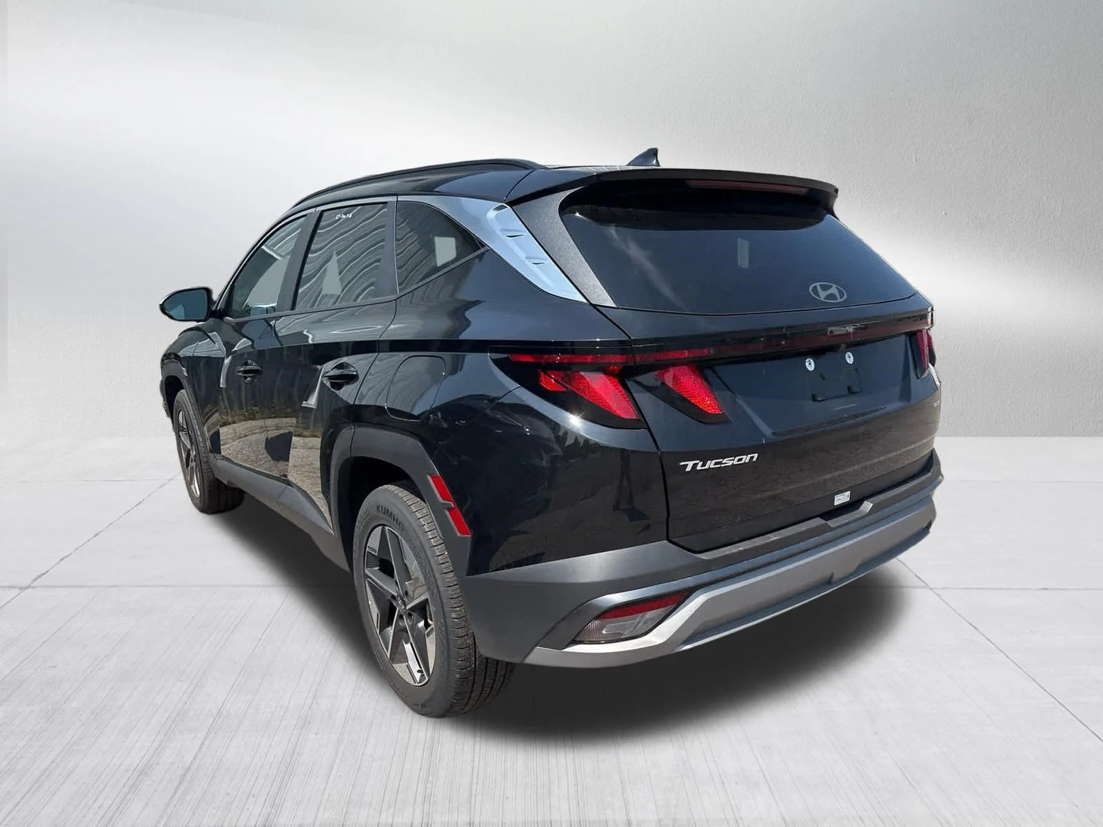 Used 2026 Phantom Black Hyundai SEL image 8