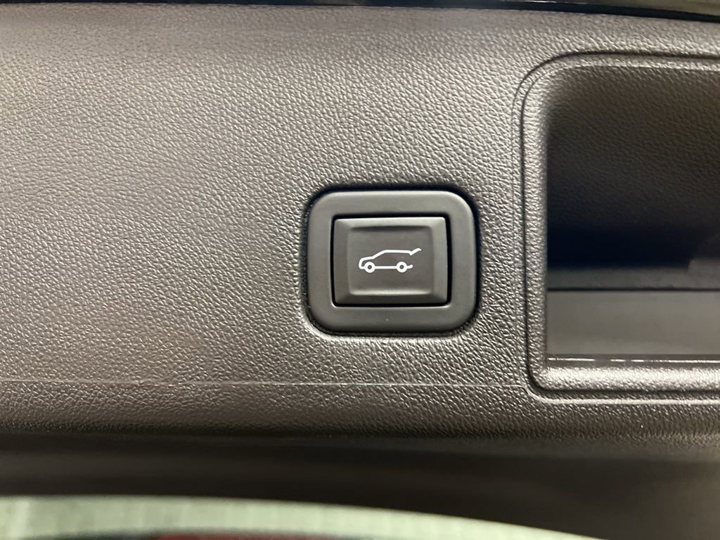 2024 GMC Terrain SLT - Photo 8