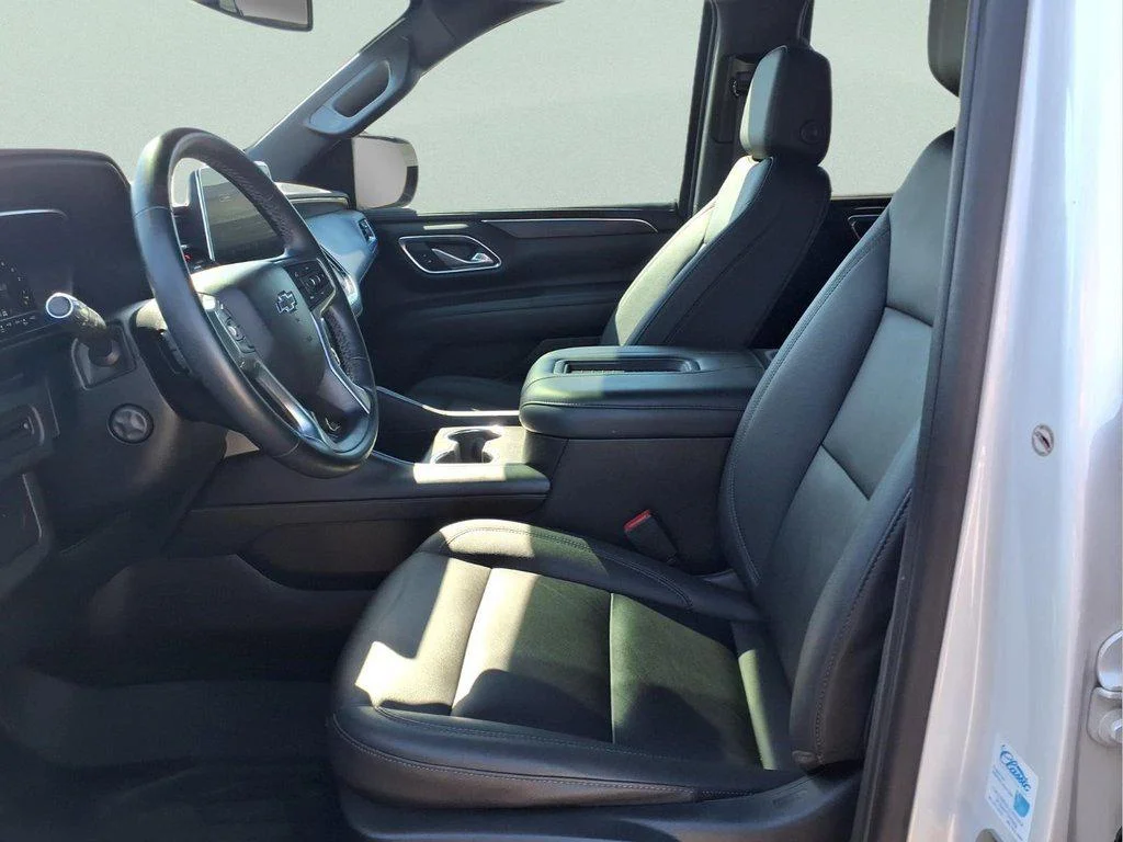 Used 2023 Iridescent Pearl Tricoat Chevrolet 4WD 4dr Z71 image 12