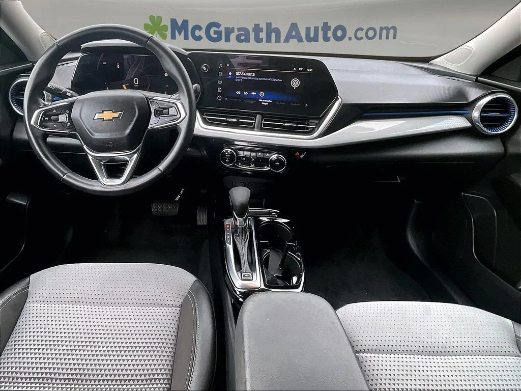 Used 2024 Gray Chevrolet LT image 9